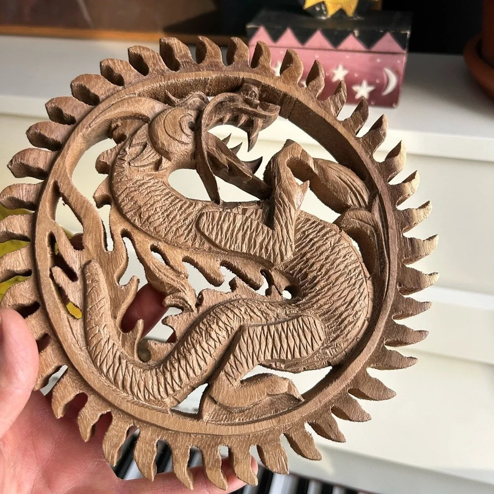 Balinese wood carving of Dragon wall hanging - Picture 3 of 13